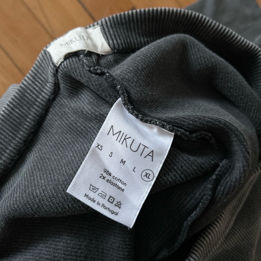 Stylish Gray Women's leggings - Picture 4 of 4